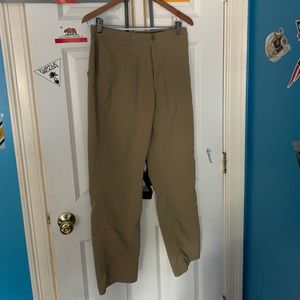 Under Armour athletic Kakis